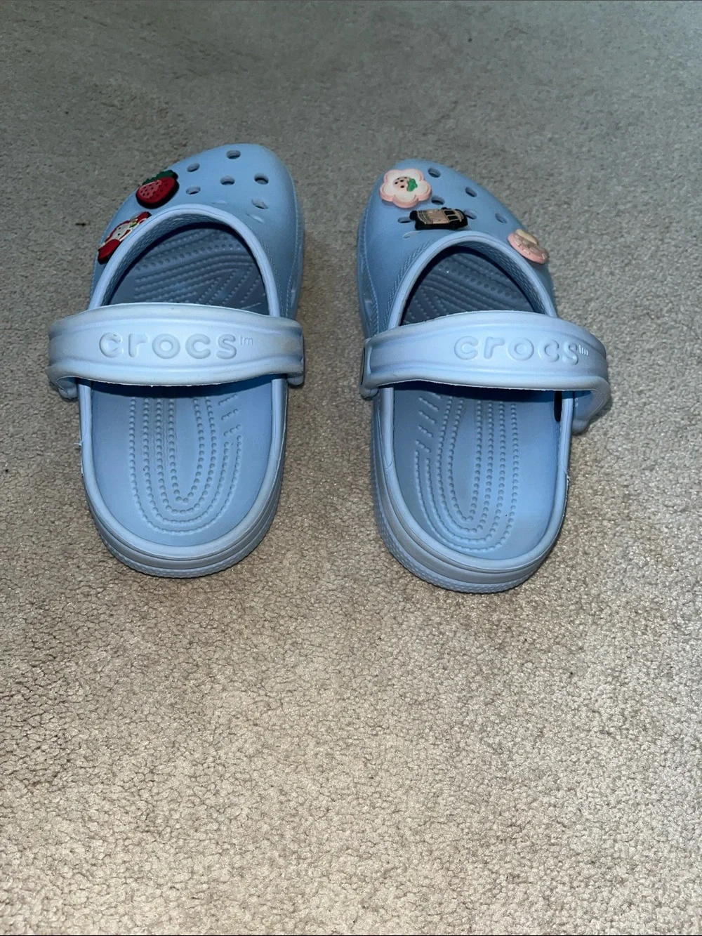 Crocs - Kids Light Blue Slip-On Clog Sandals with 5 Jibbitz